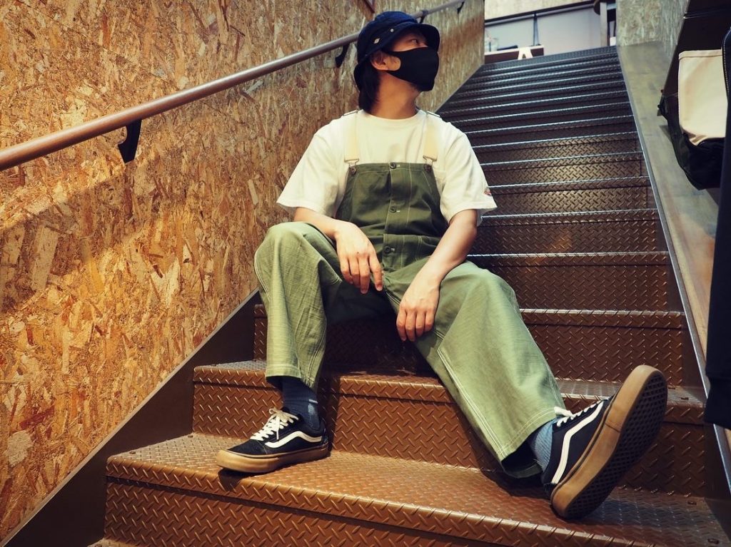 $fields['main_image']['alt']